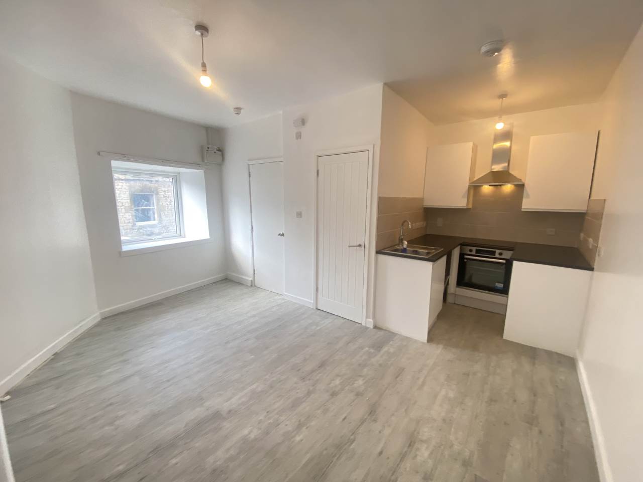 Property Let Agreed Bath New Road Radstock LettingsRUs 01373454188